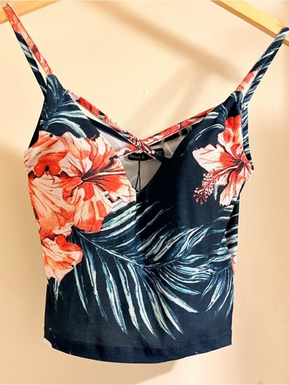 NWOT Bundle of 4 Crop Top Brandy Melville Navy Floral Spaghetti-Strap - Picture 2 of 10